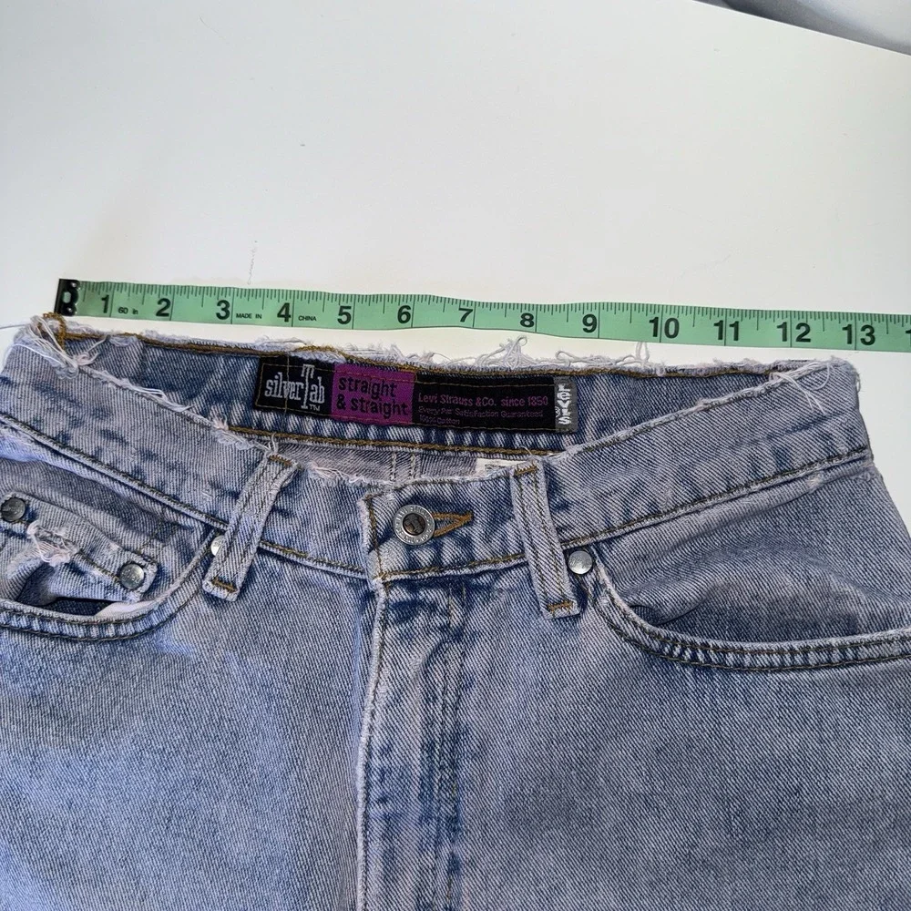 VTG Levis SilverTab Jeans Women 9/10 LightWash Straight USA 90s 26x29 Distressed - Picture 10 of 16